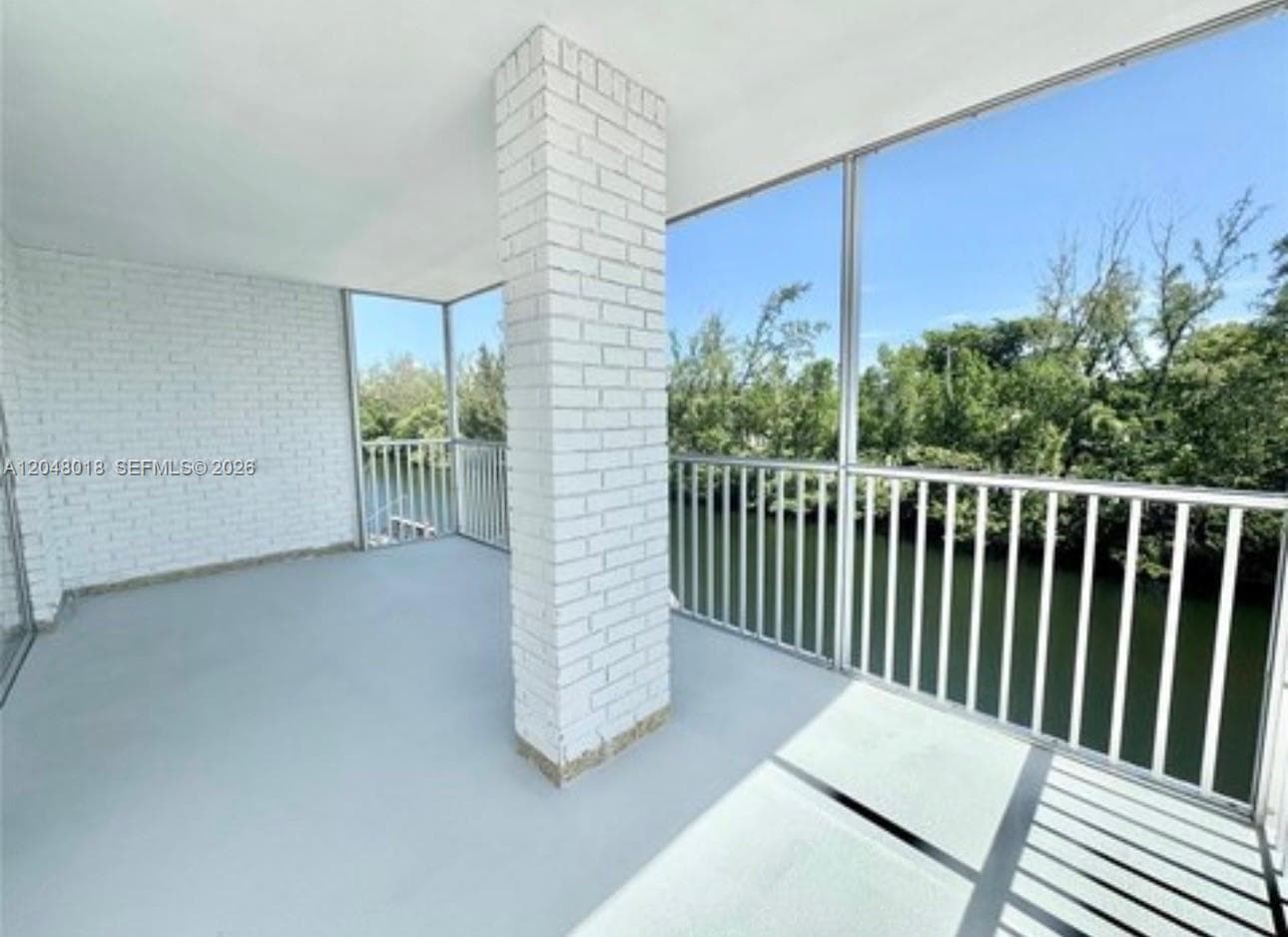 3660 NE 166th St 315 photo 1