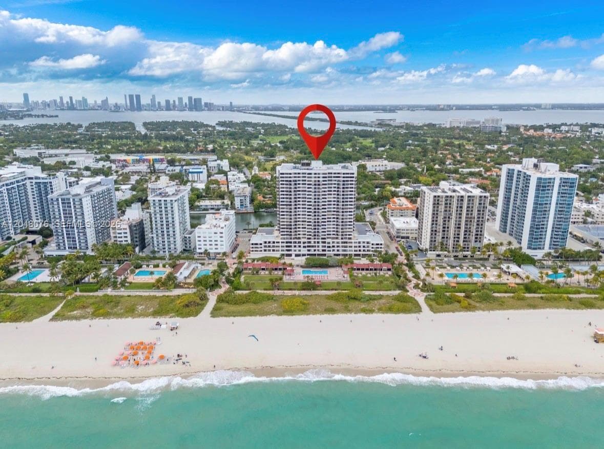 2555 Collins Ave 1101 photo 2