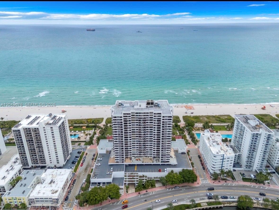 2555 Collins Ave 1101 photo 3