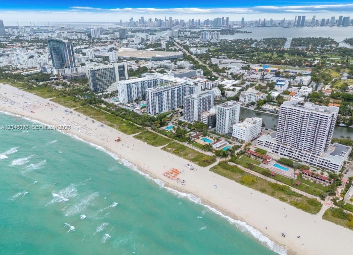 2555 Collins Ave 1101 photo 8