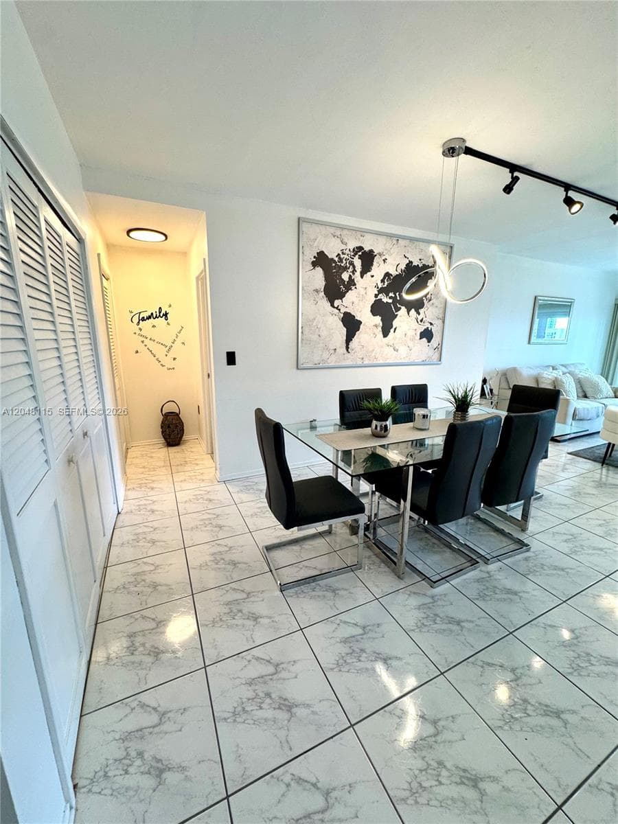 300 Bayview Dr 1603 photo 9