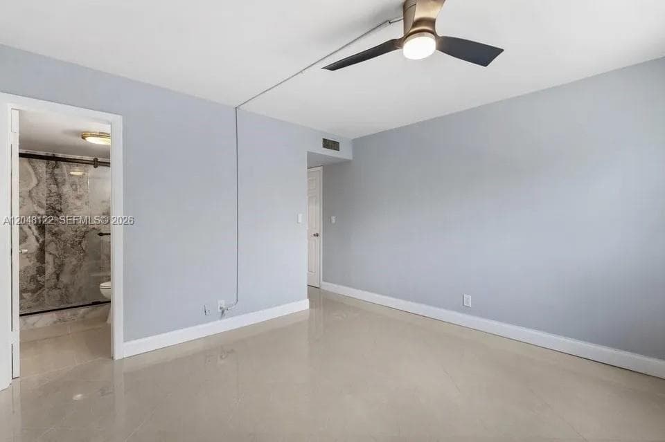 1400 NE 54th St 102 photo 12
