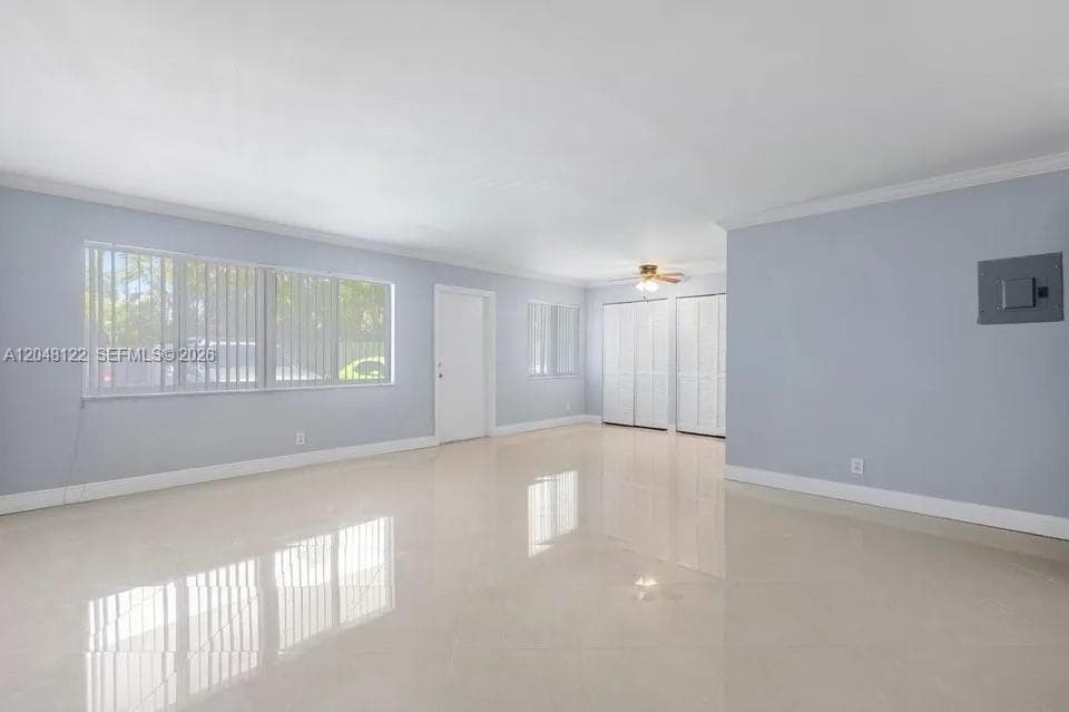 1400 NE 54th St 102 photo 3