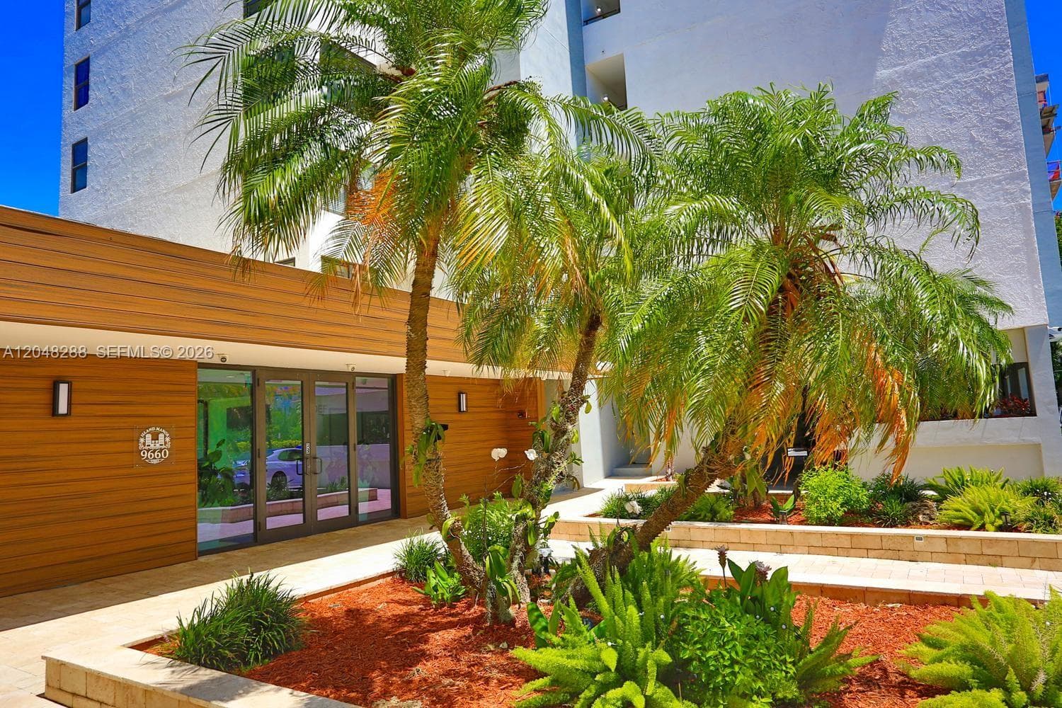 9660 W Bay Harbor Dr 5A photo 2