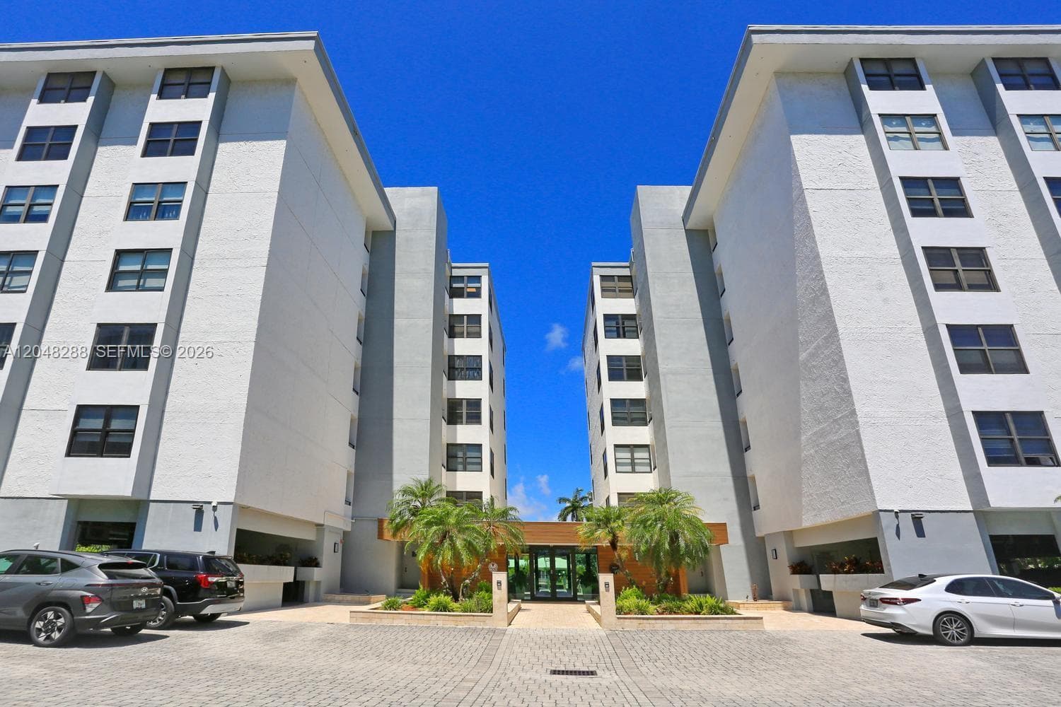 9660 W Bay Harbor Dr 5A photo 3