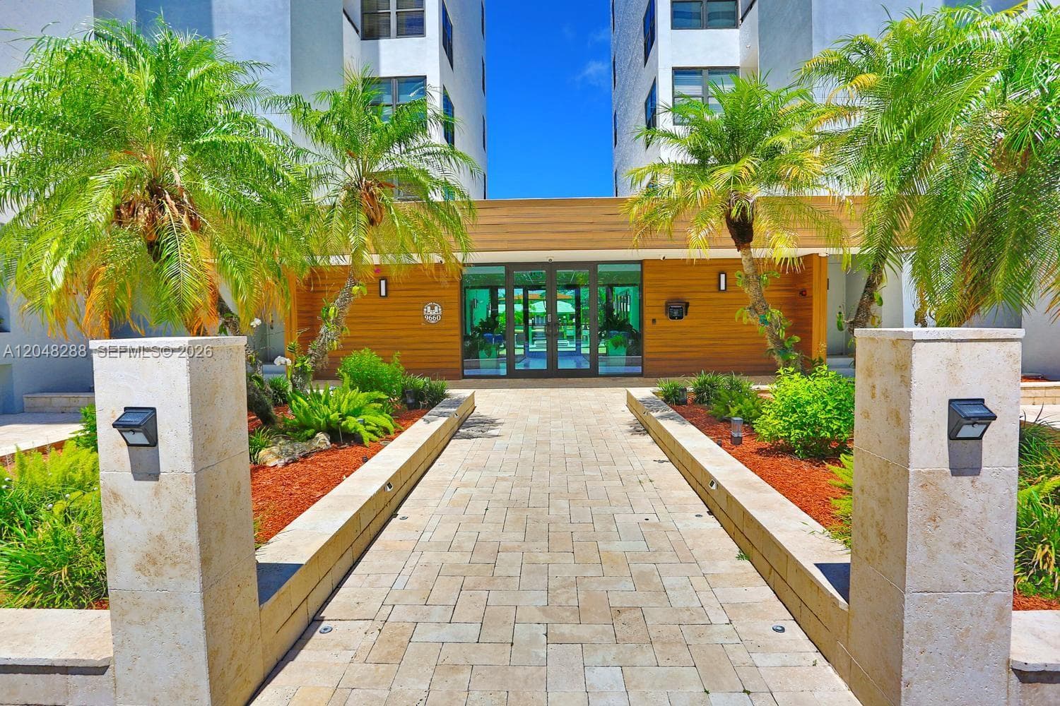 9660 W Bay Harbor Dr 5A photo 4