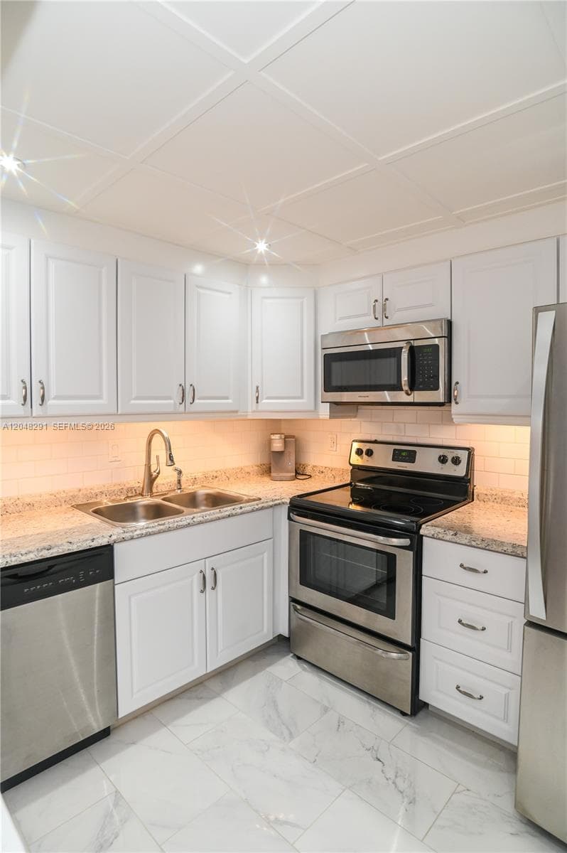 130 Cypress Club Dr 324 photo 4