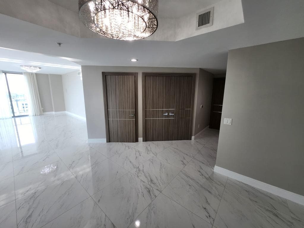 17301 Biscayne Boulevard 1202 photo 3