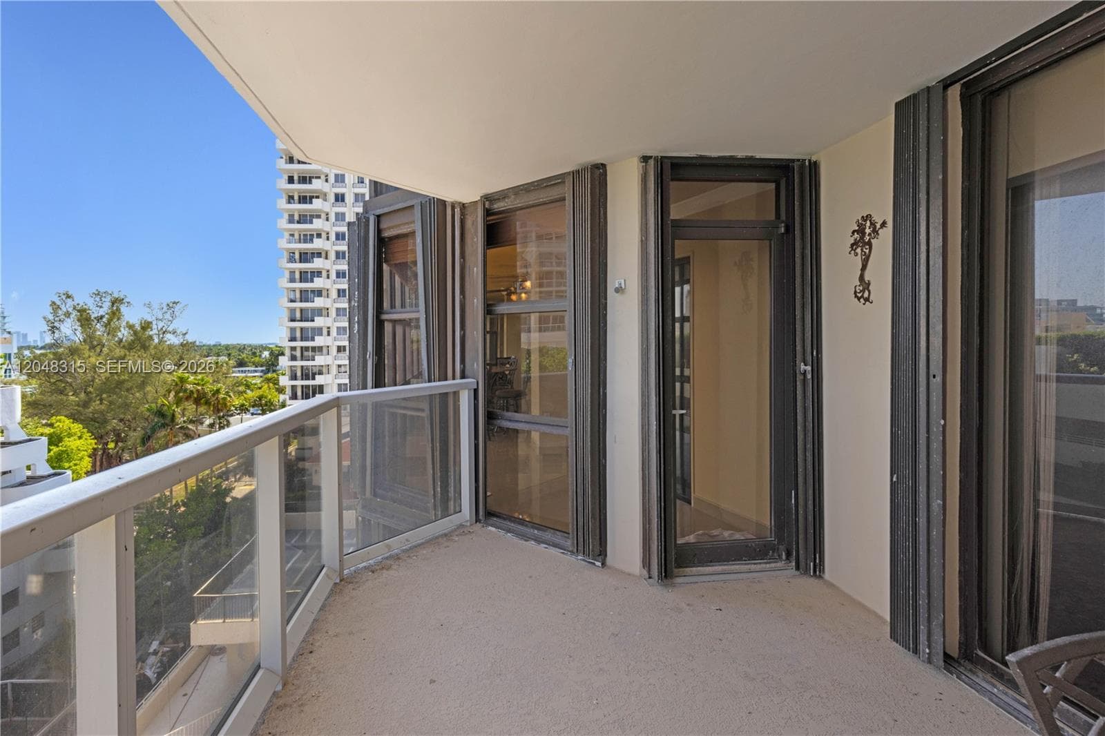 6423 Collins Ave 703 photo 10