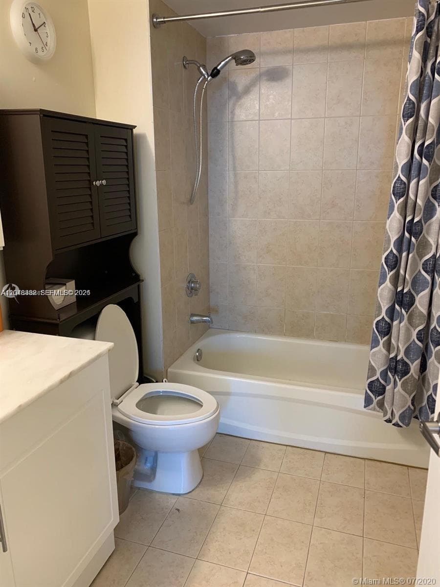 275 NE 18th St 1109 photo 5