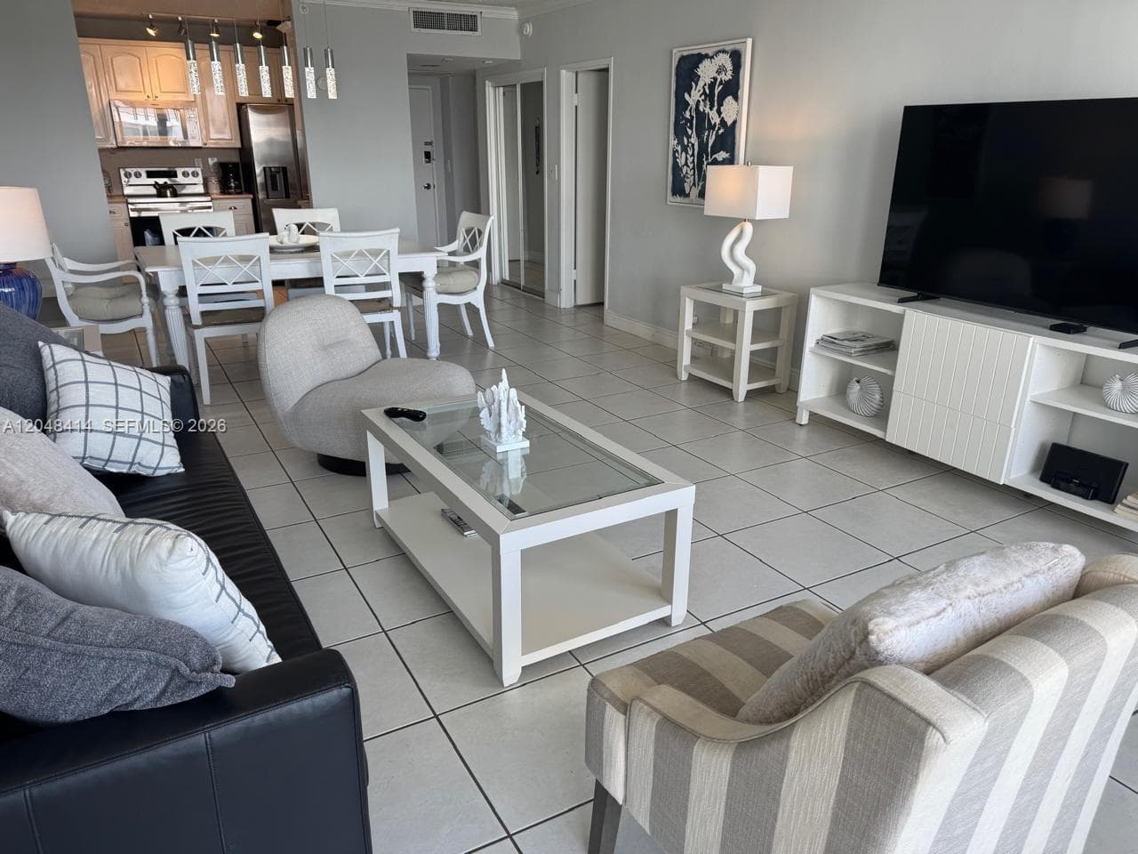 5601 Collins Ave 823 photo 2