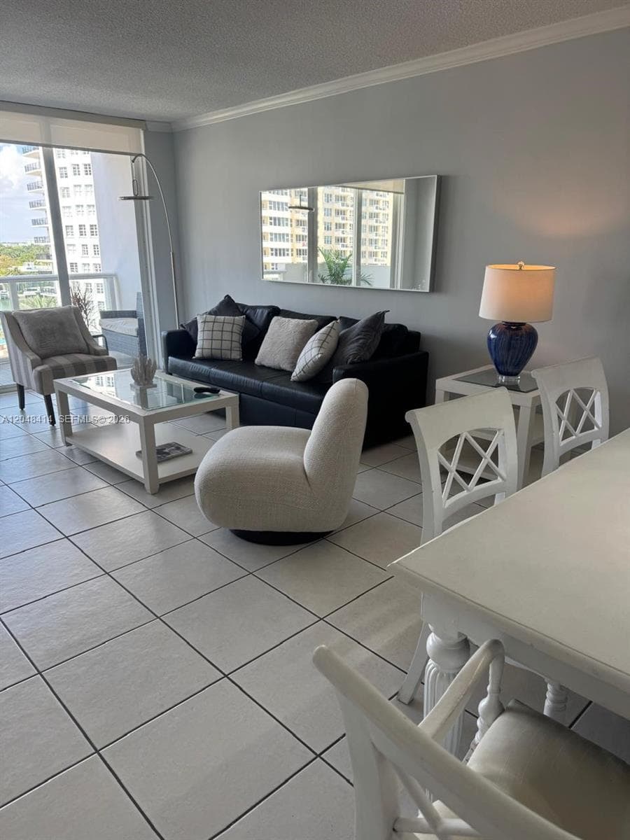 5601 Collins Ave 823 photo 16