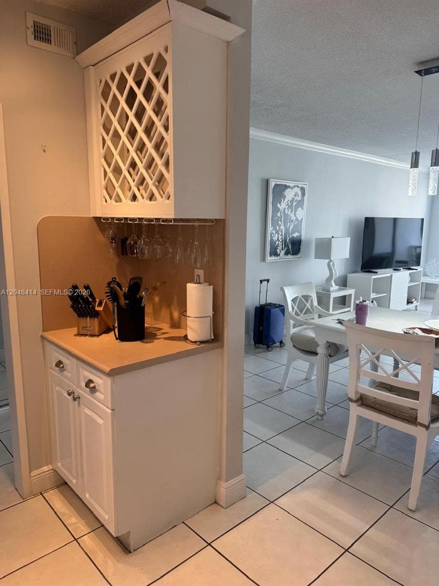 5601 Collins Ave 823 photo 14