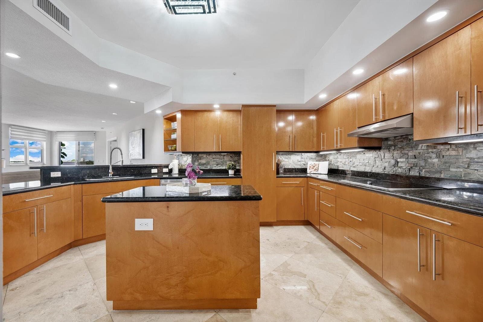 615 Bayshore Drive 603 photo 17