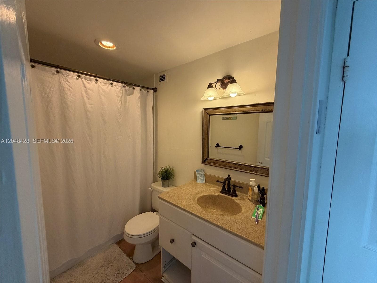400 Kings Point Dr 1522 photo 6