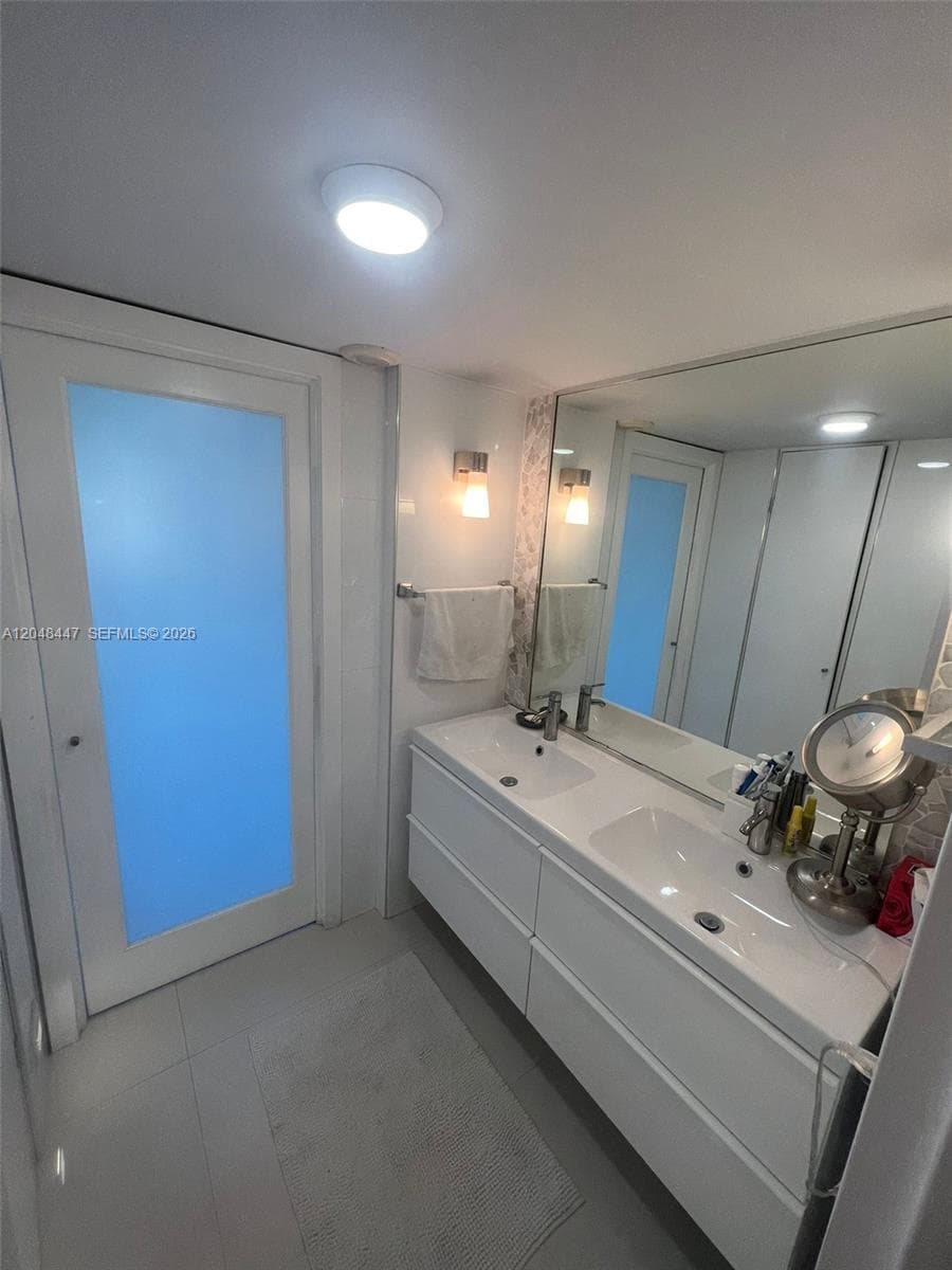 5701 Collins Ave 1703 photo 19