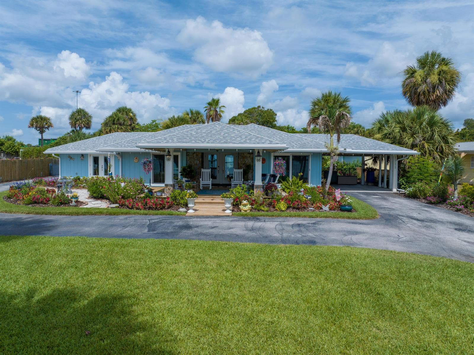 1711 S Indian River Drive photo 1