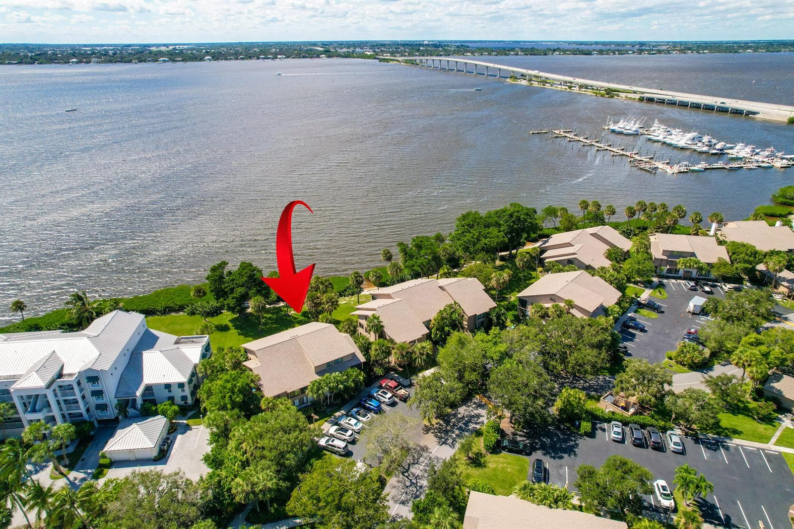 218 NE Edgewater Drive photo 6