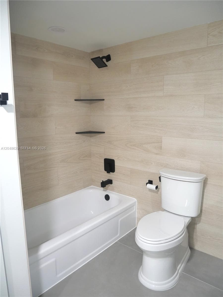 3080 N Course Dr 602 photo 12