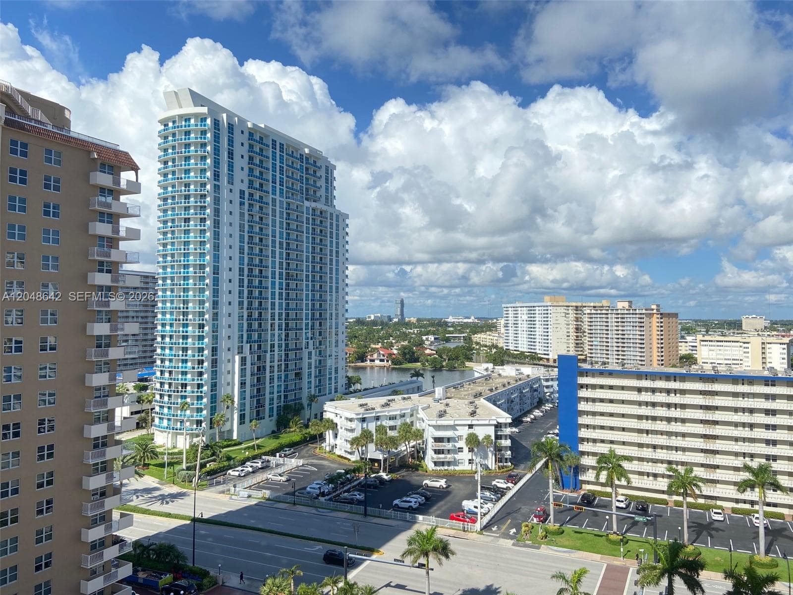 1904 S Ocean Dr 1607 photo 3