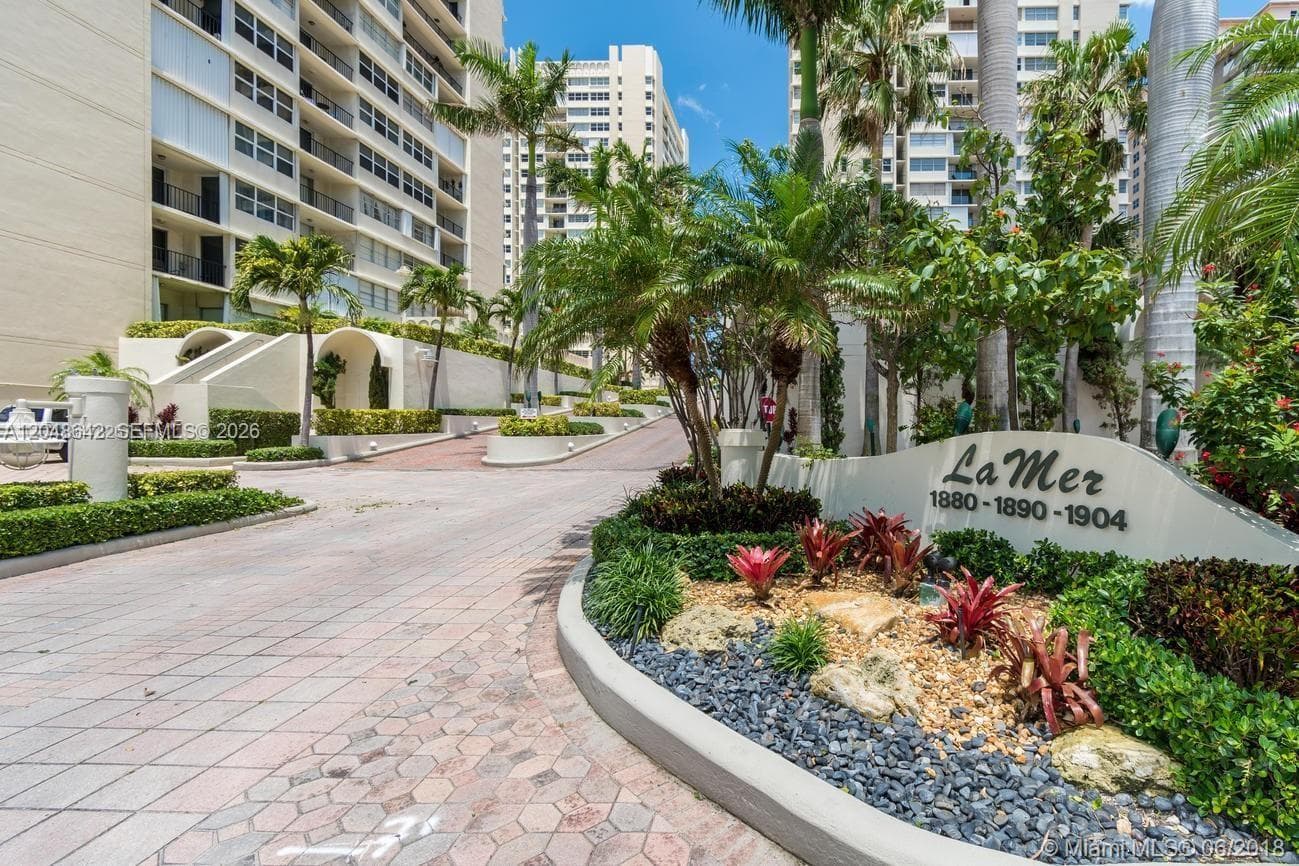 1904 S Ocean Dr 1607 photo 5