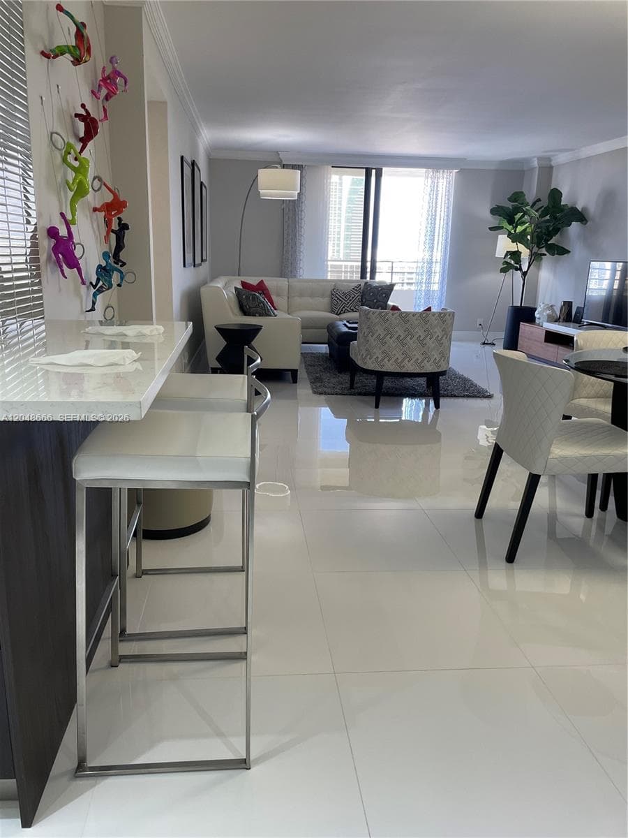 2500 PARKVIEW DR 1405 photo 11