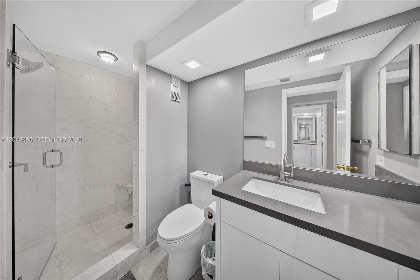 2800 Island Blvd 302 photo 23