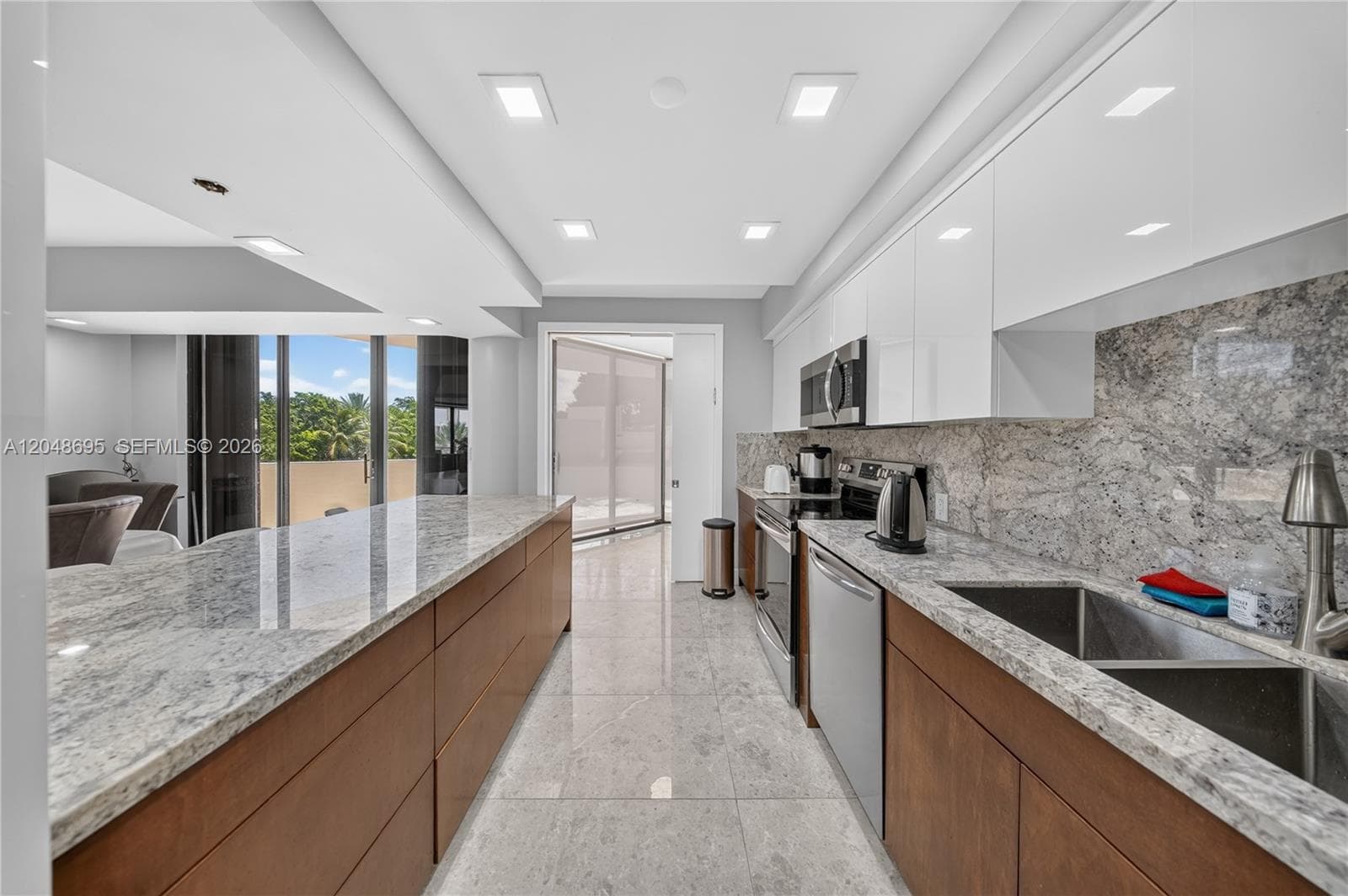 2800 Island Blvd 302 photo 12