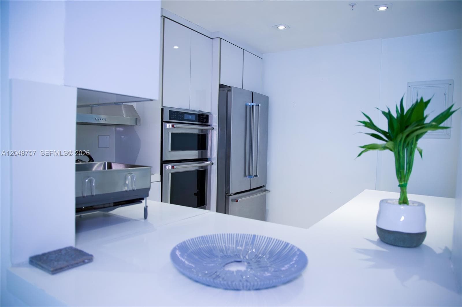 5601 Collins Ave 1614 photo 7