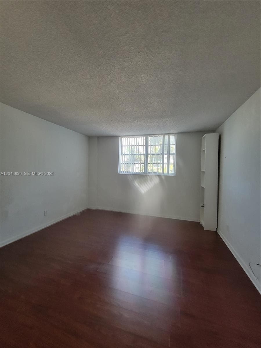 19390 Collins Ave 220 photo 6