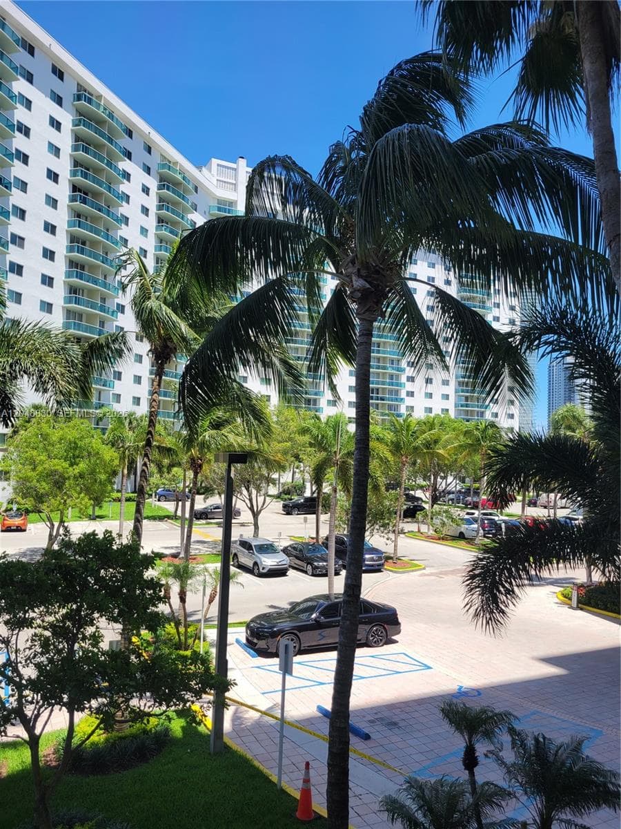 19390 Collins Ave 220 photo 16