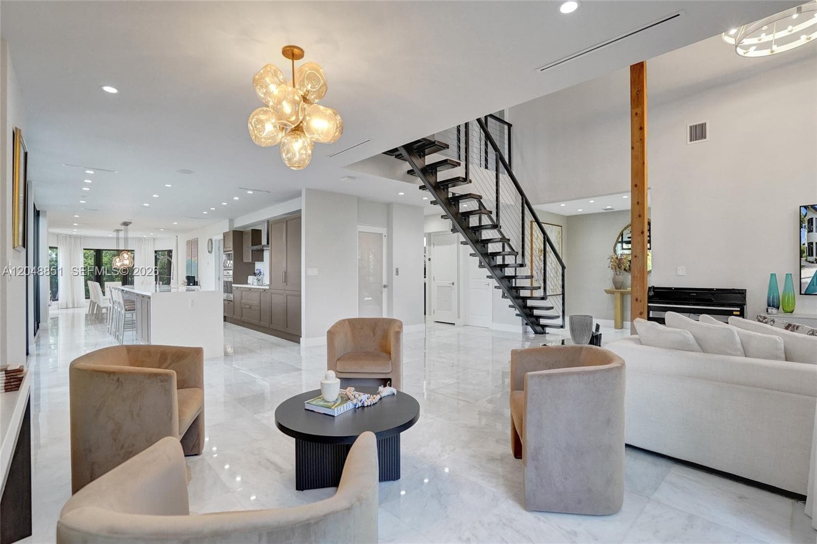113 Holiday Dr photo 16