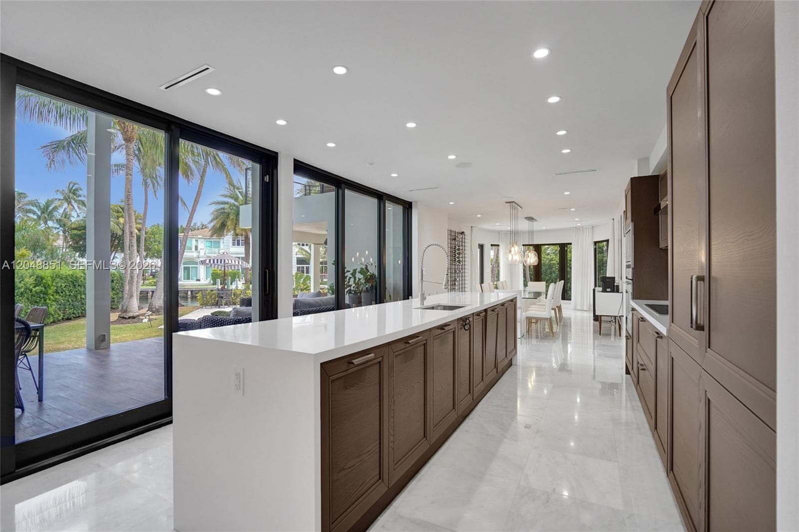 113 Holiday Dr photo 19