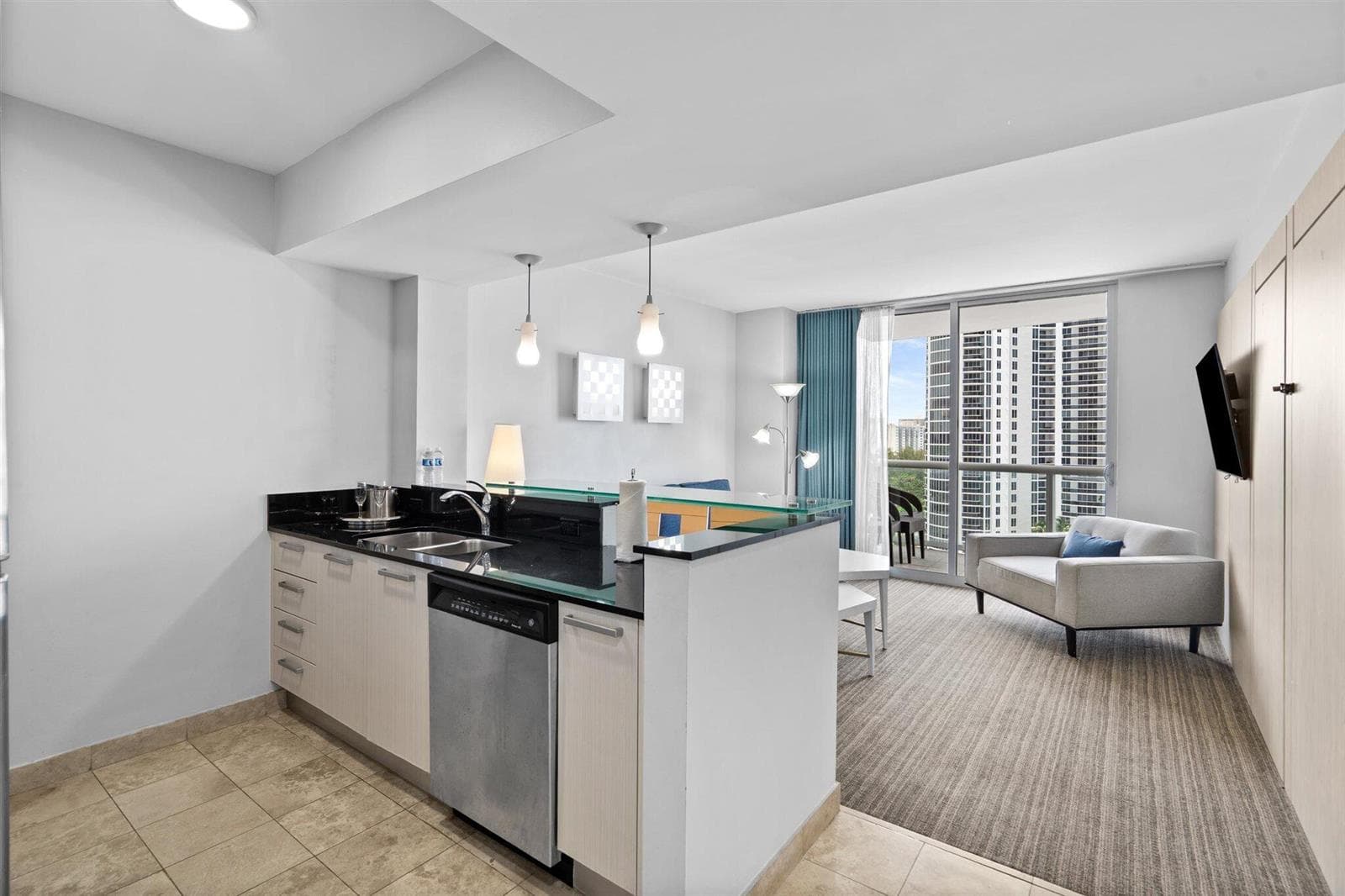 18683 Collins Avenue 1404 photo 3
