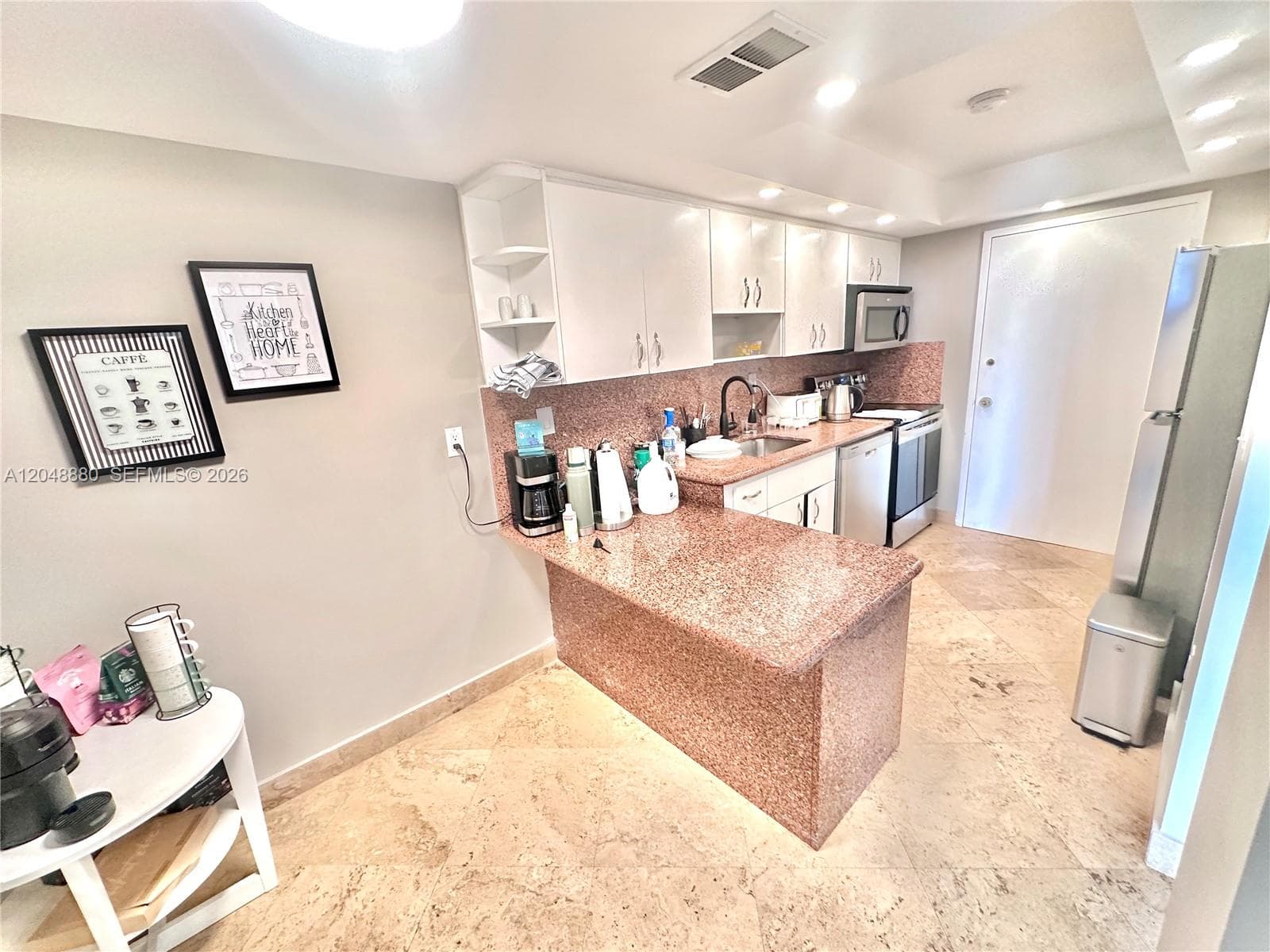 18021 Biscayne Blvd 702 photo 1