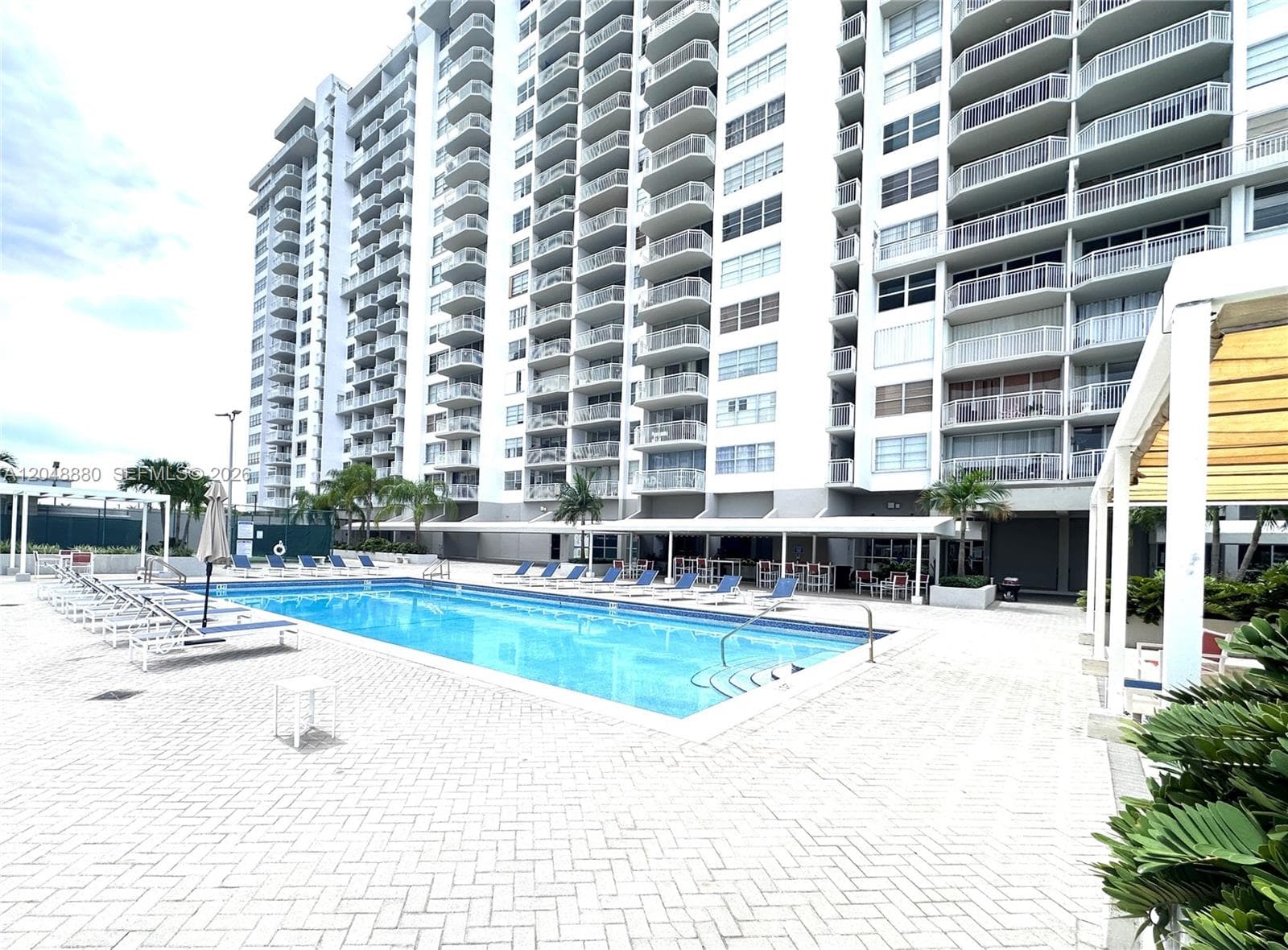 18021 Biscayne Blvd 702 photo 8