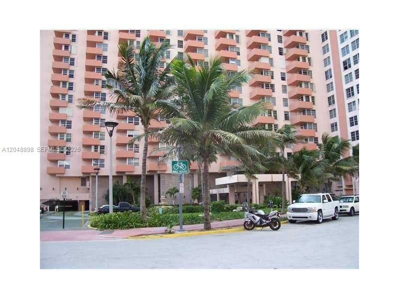 2899 Collins Ave 1143 photo 13