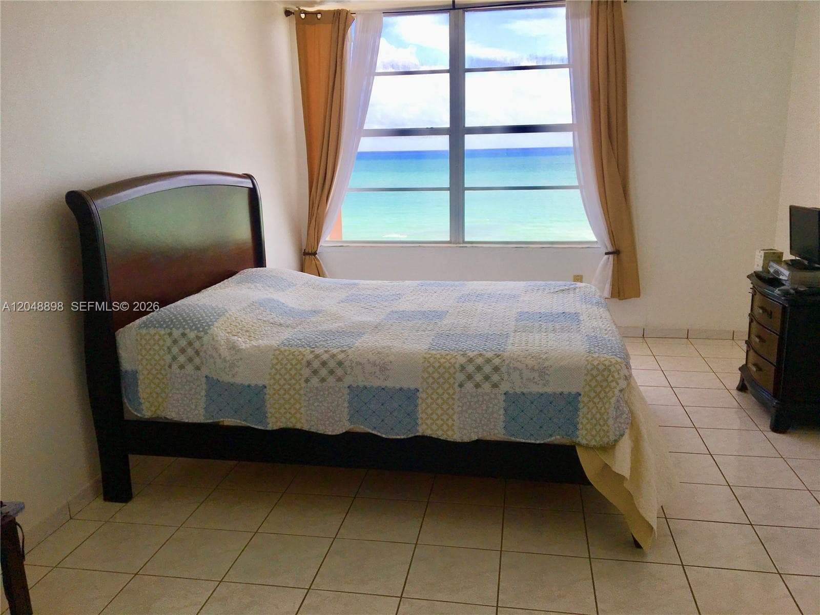 2899 Collins Ave 1143 photo 9