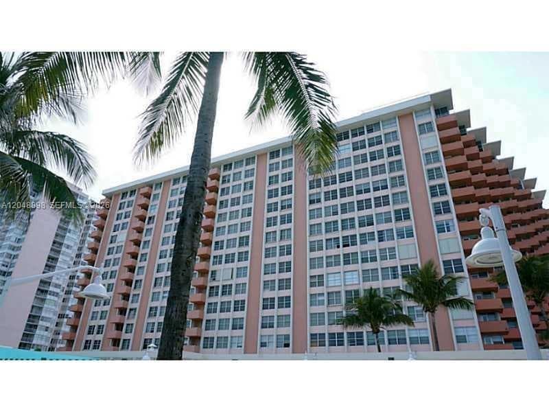 2899 Collins Ave 1143 photo 14