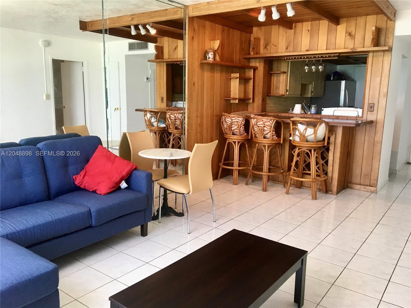 2899 Collins Ave 1143 photo 4