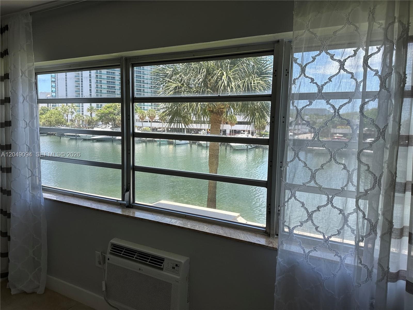 207 photo 11