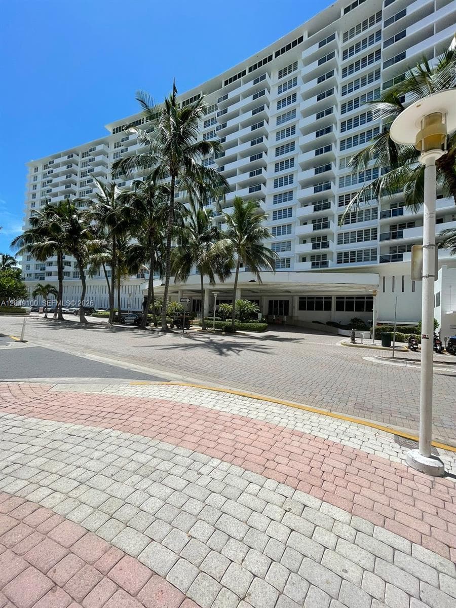 100 Lincoln Rd 909 photo 1