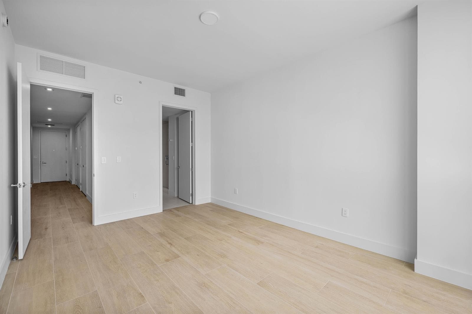 305 Briny Avenue 506 photo 20