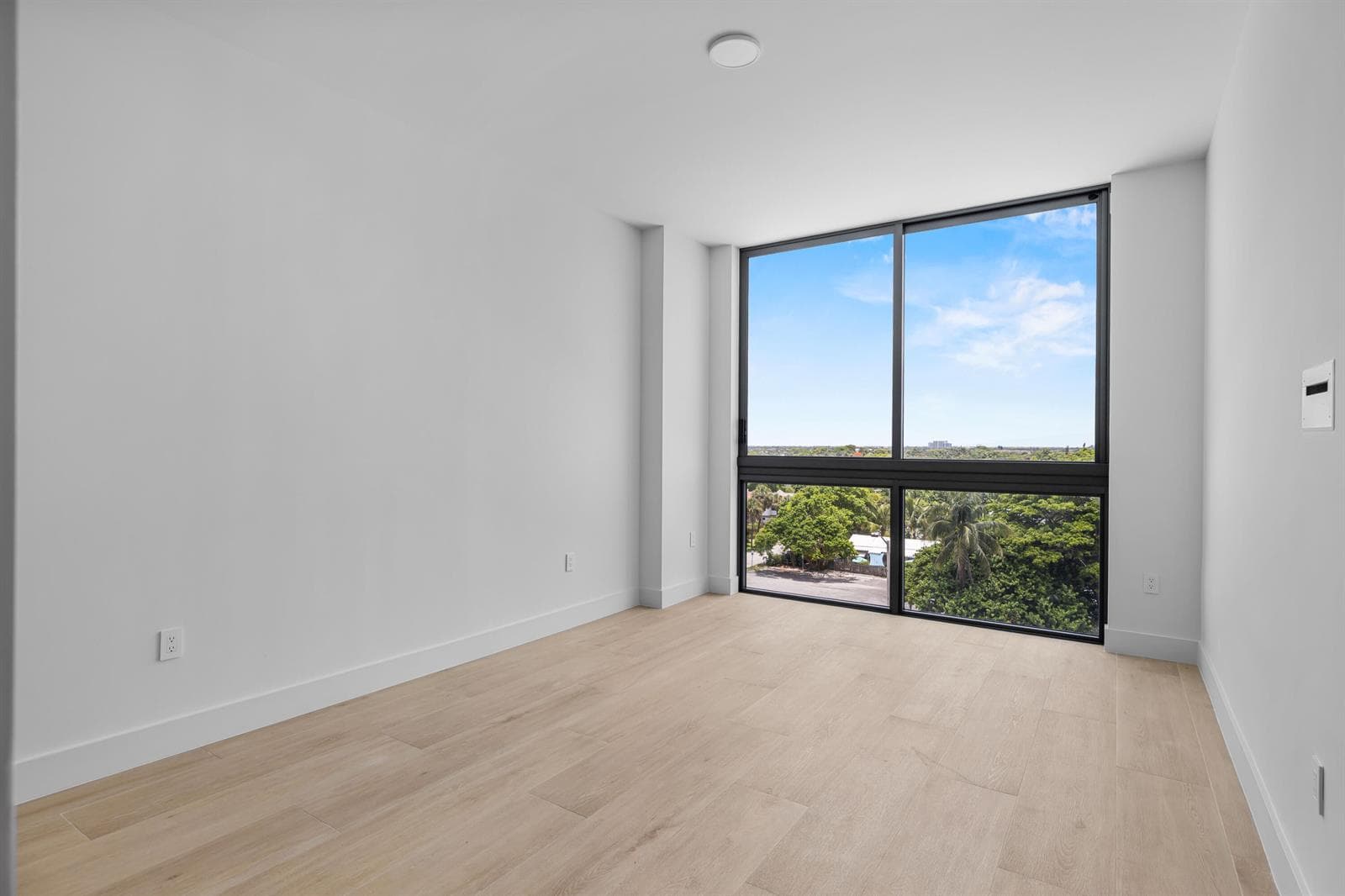 305 Briny Avenue 506 photo 21