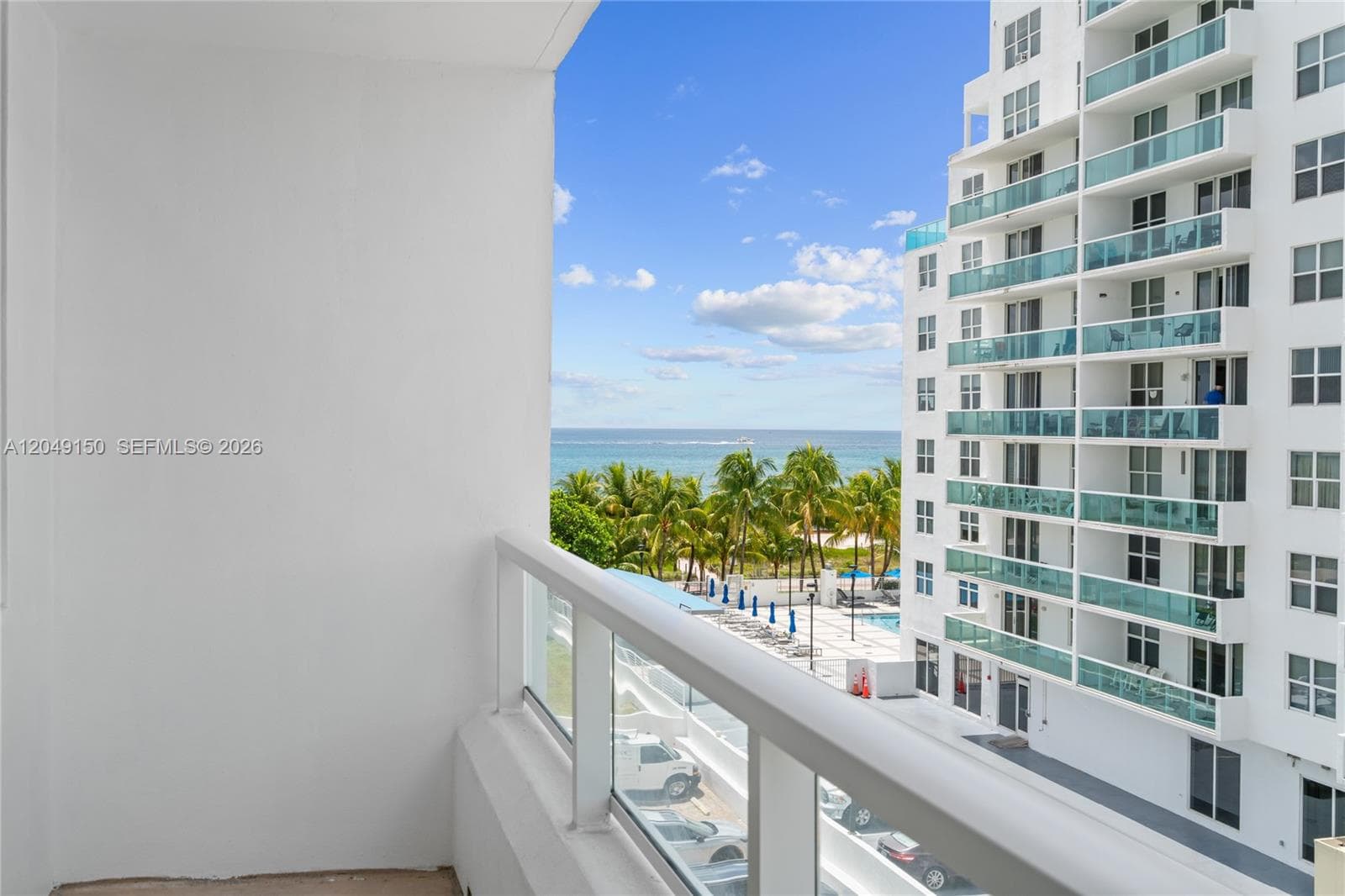 5005 Collins Ave 509 photo 3