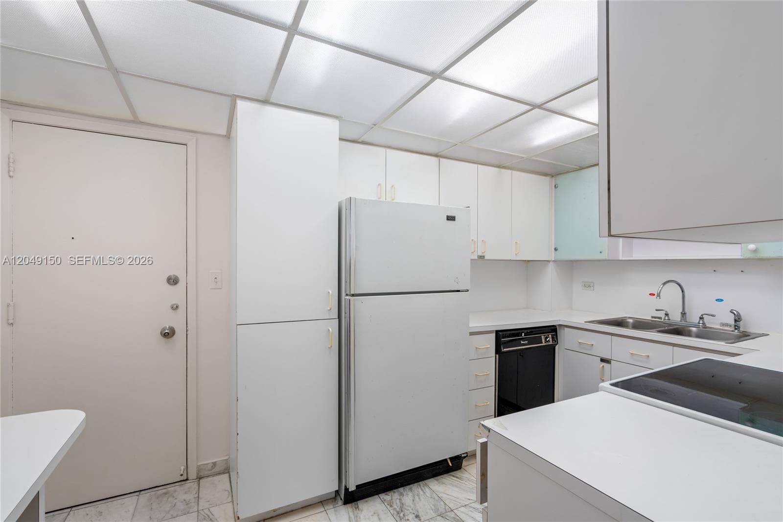 5005 Collins Ave 509 photo 18