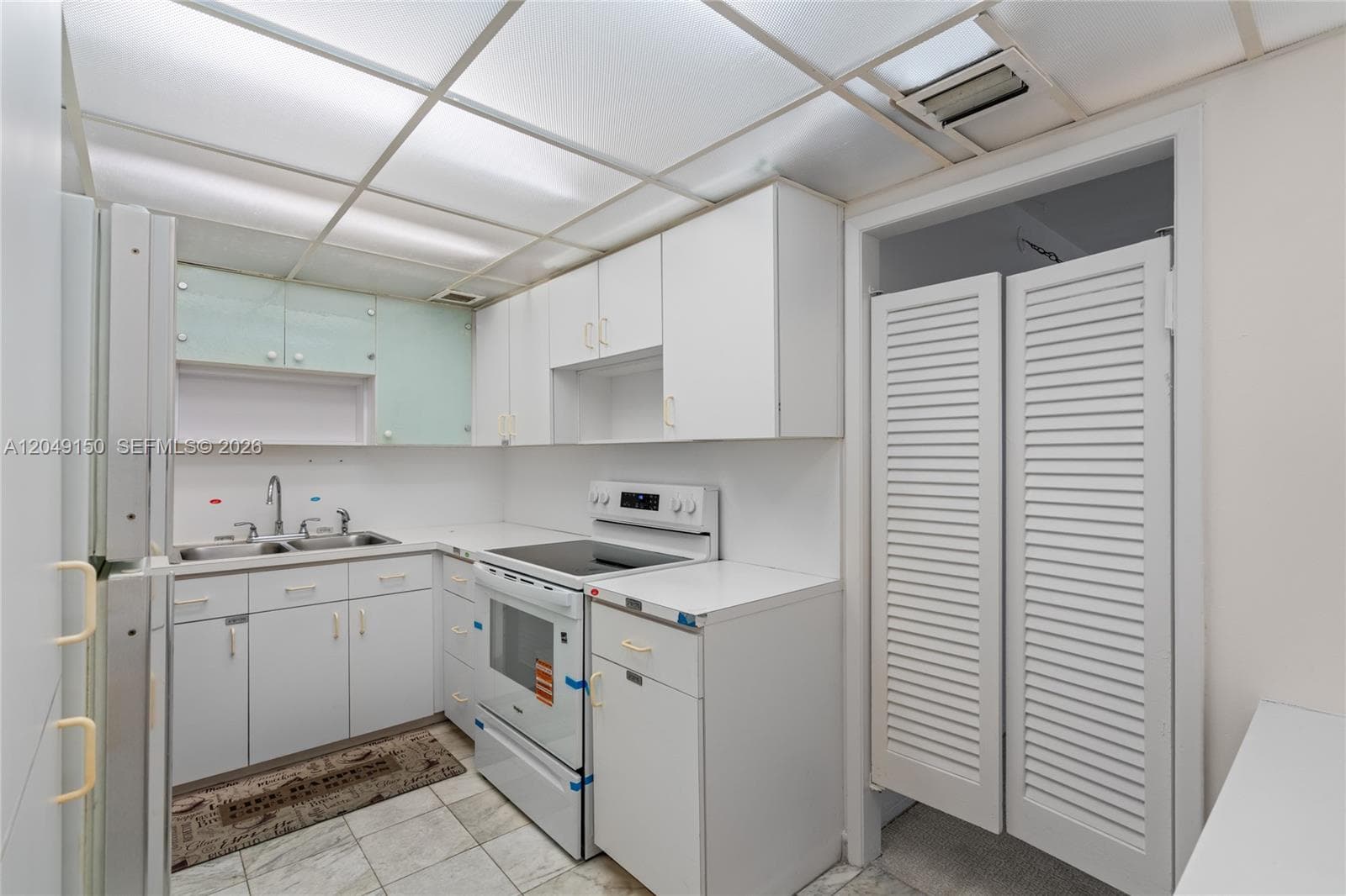 5005 Collins Ave 509 photo 19