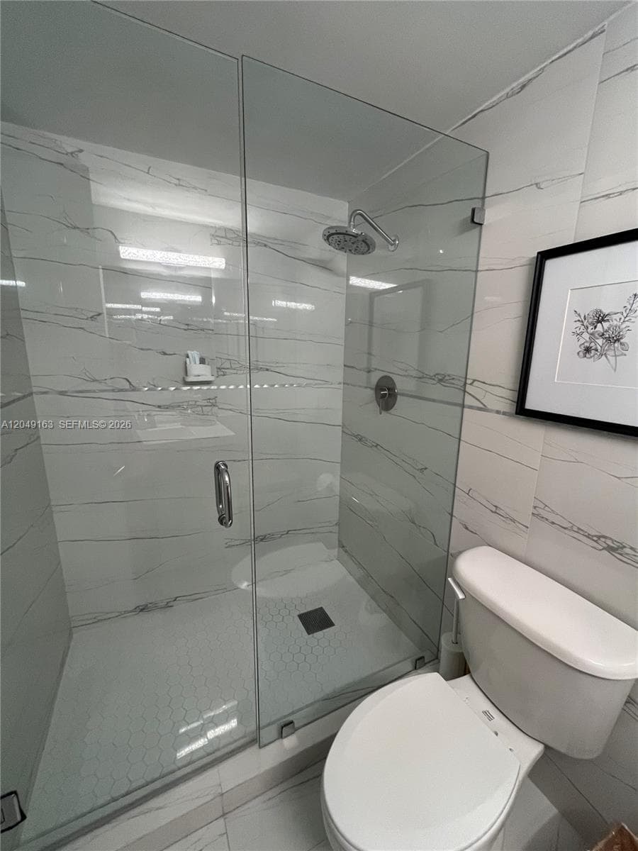 2301 Collins Ave 326 photo 14