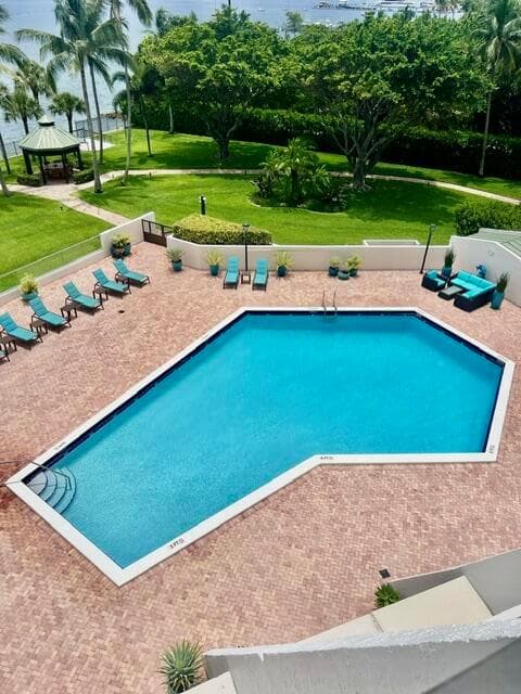 5200 N Flagler Drive 503 photo 4
