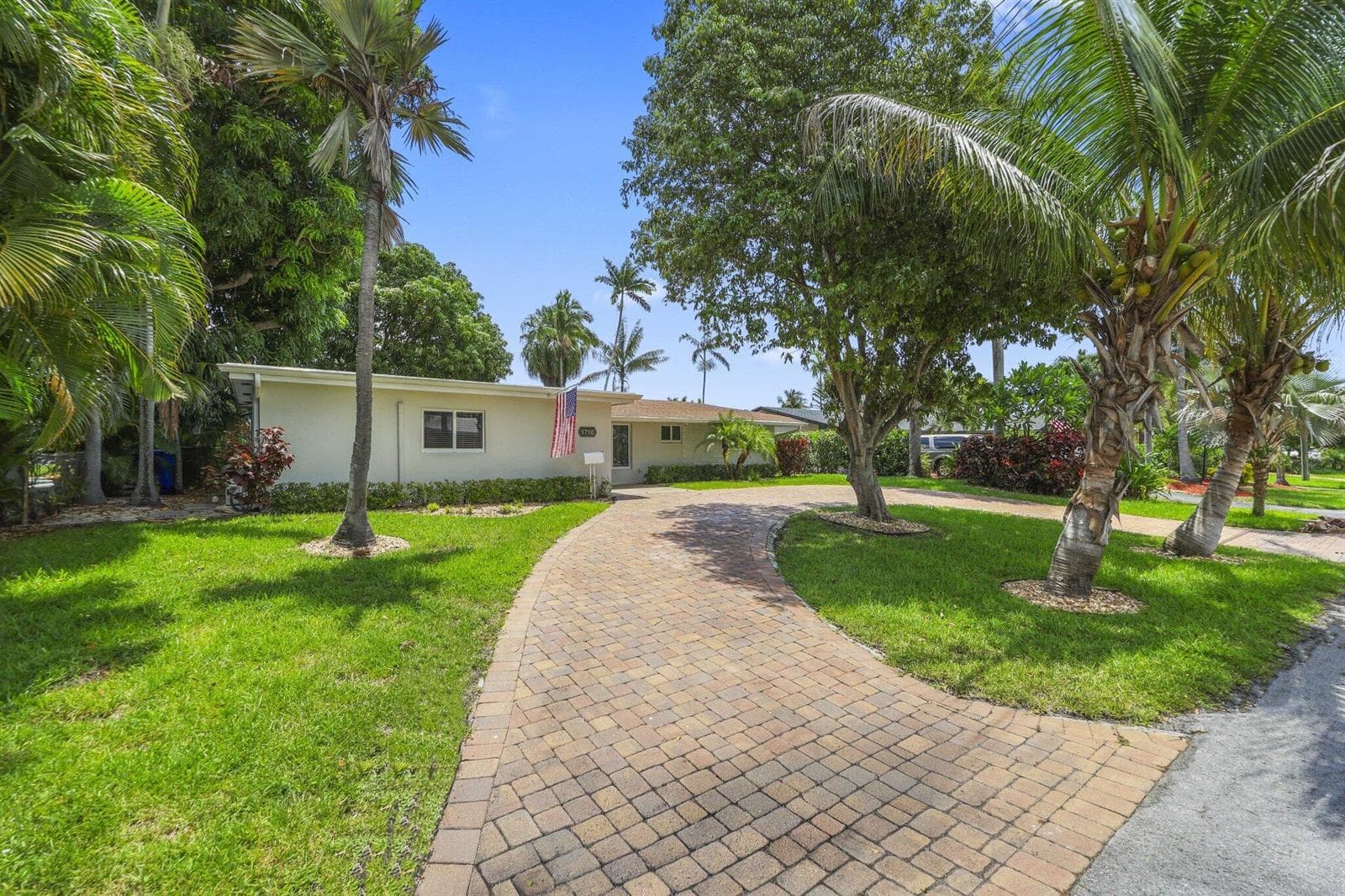 1710 SW 4th Avenue photo 3
